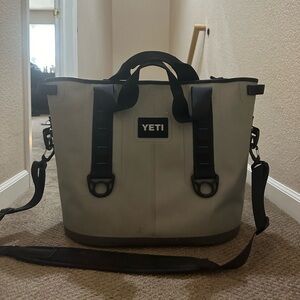 Yeti Hopper 30 Cooler